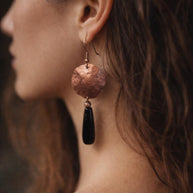 Orecchini rame pendente nero | Orecchini rame martellato | Orecchini lunghi rame fatti a mano | Idea regalo donna