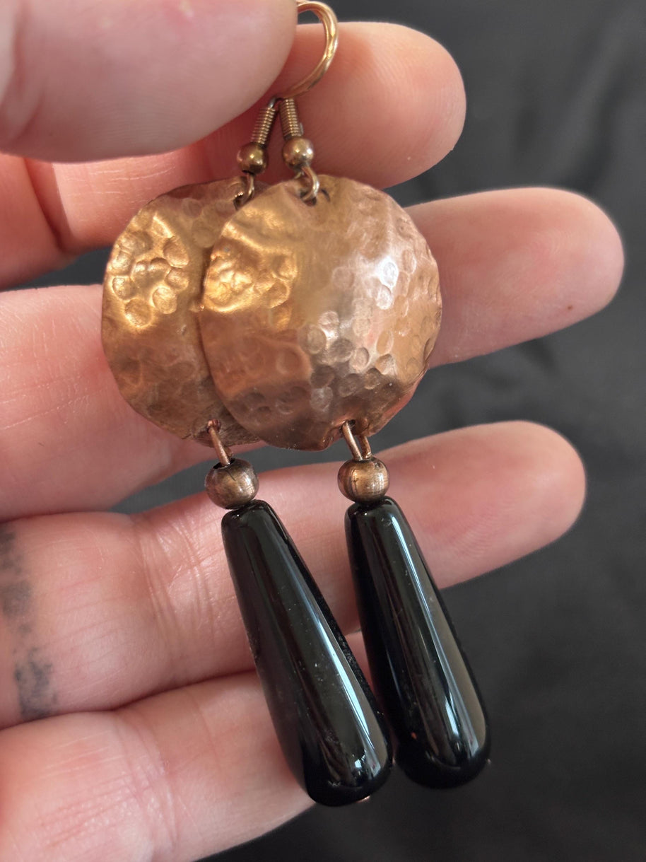 Orecchini rame pendente nero | Orecchini rame martellato | Orecchini lunghi rame fatti a mano | Idea regalo donna