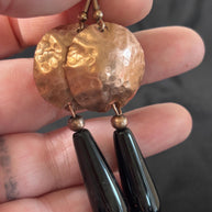 Orecchini rame pendente nero | Orecchini rame martellato | Orecchini lunghi rame fatti a mano | Idea regalo donna
