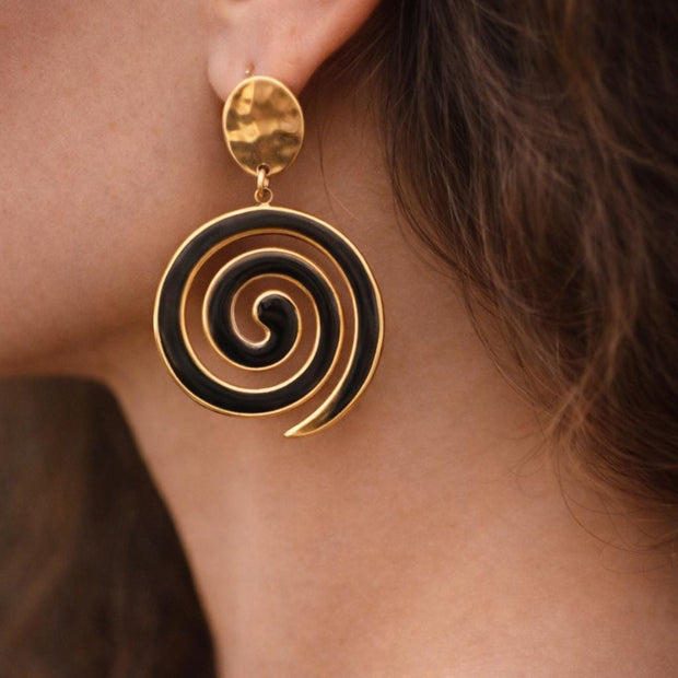 Orecchini spirale oro e nero in acciaio | Orecchini lunghi spirale | Spiral earrings gold black | Orecchini moderni donna