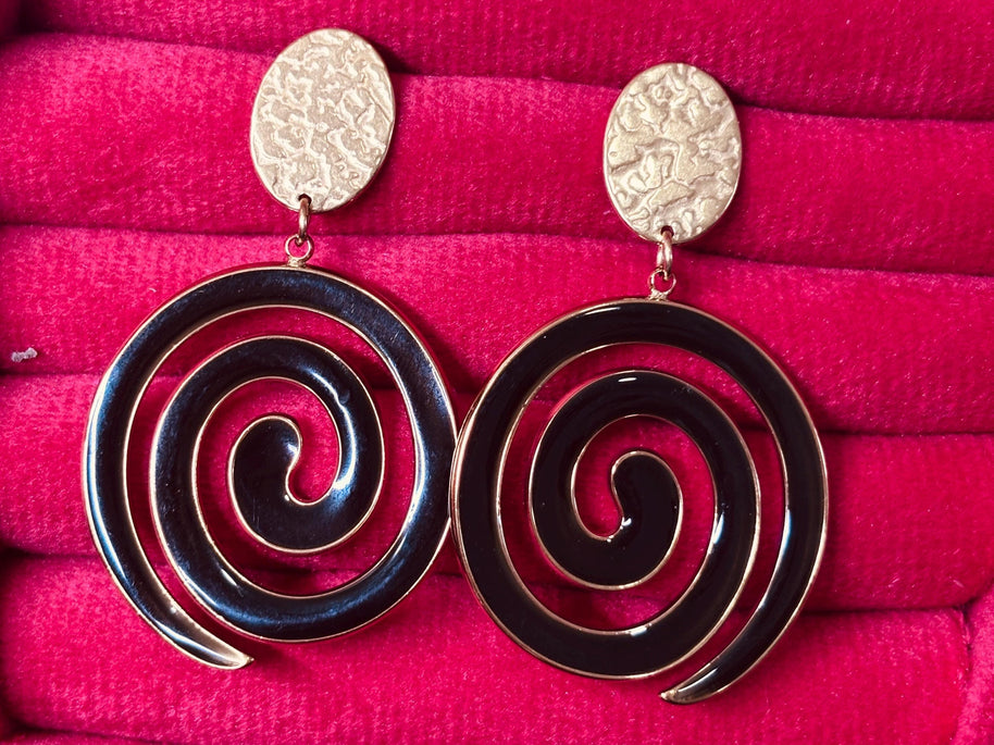 Orecchini spirale oro e nero in acciaio | Orecchini lunghi spirale | Spiral earrings gold black | Orecchini moderni donna