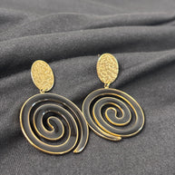 Orecchini spirale oro e nero in acciaio | Orecchini lunghi spirale | Spiral earrings gold black | Orecchini moderni donna