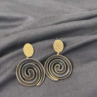 Orecchini spirale oro e nero in acciaio | Orecchini lunghi spirale | Spiral earrings gold black | Orecchini moderni donna