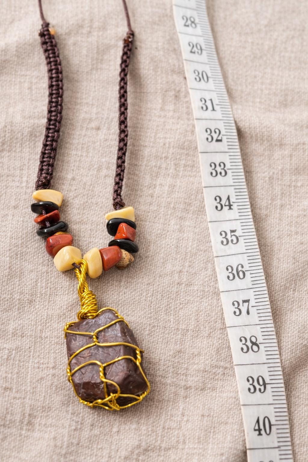 Collana uomo pietra naturale macramè | Ciondolo pietra grezza | Collana regolabile con pietre naturali | Stile boho uomo