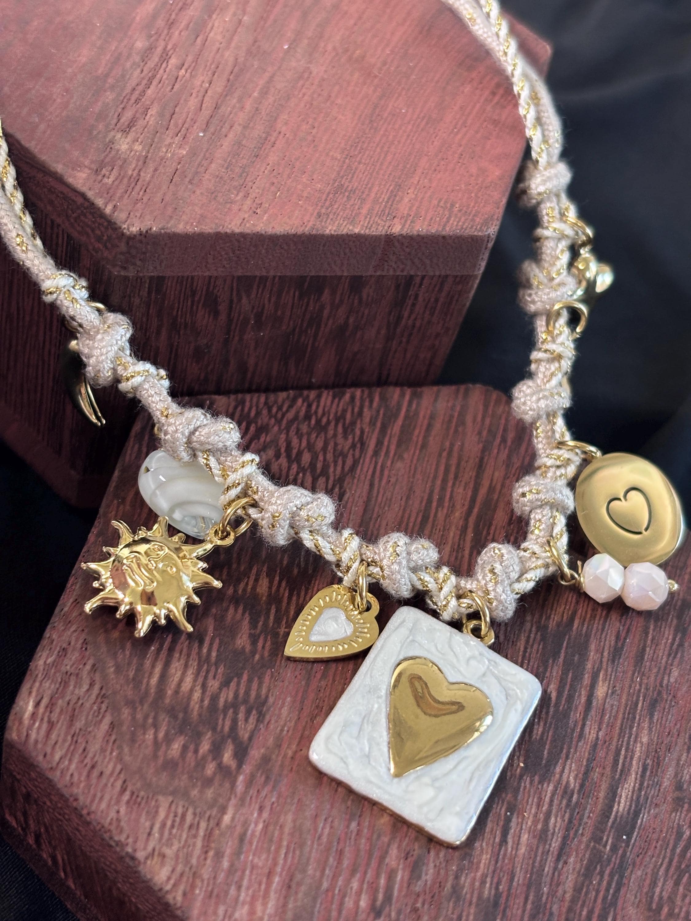 Black gold charm necklace heart | Collana charms panna e oro | Collana ciondoli sole stella luna | Charm necklace ivory gold