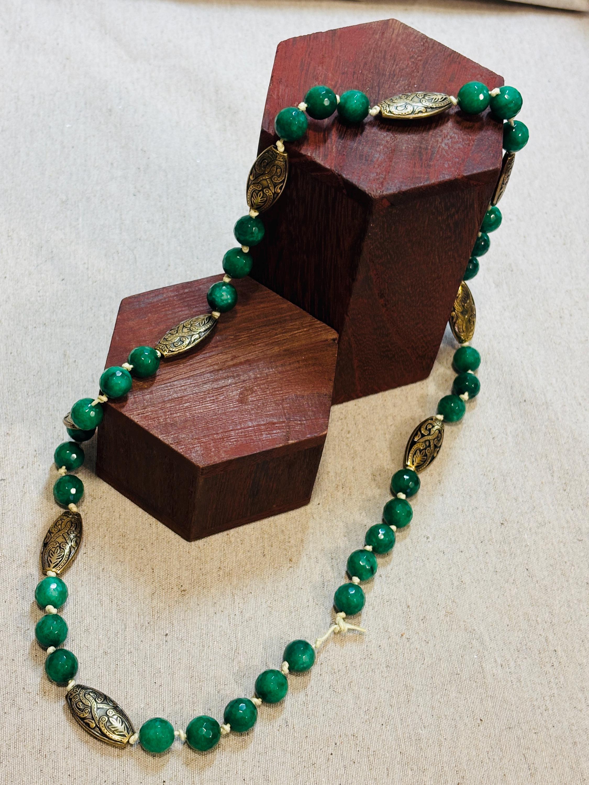 Collana lunga in pietra verde naturale | Collana boho con perline | Green stone boho necklace, collana verde oro naturale etnica