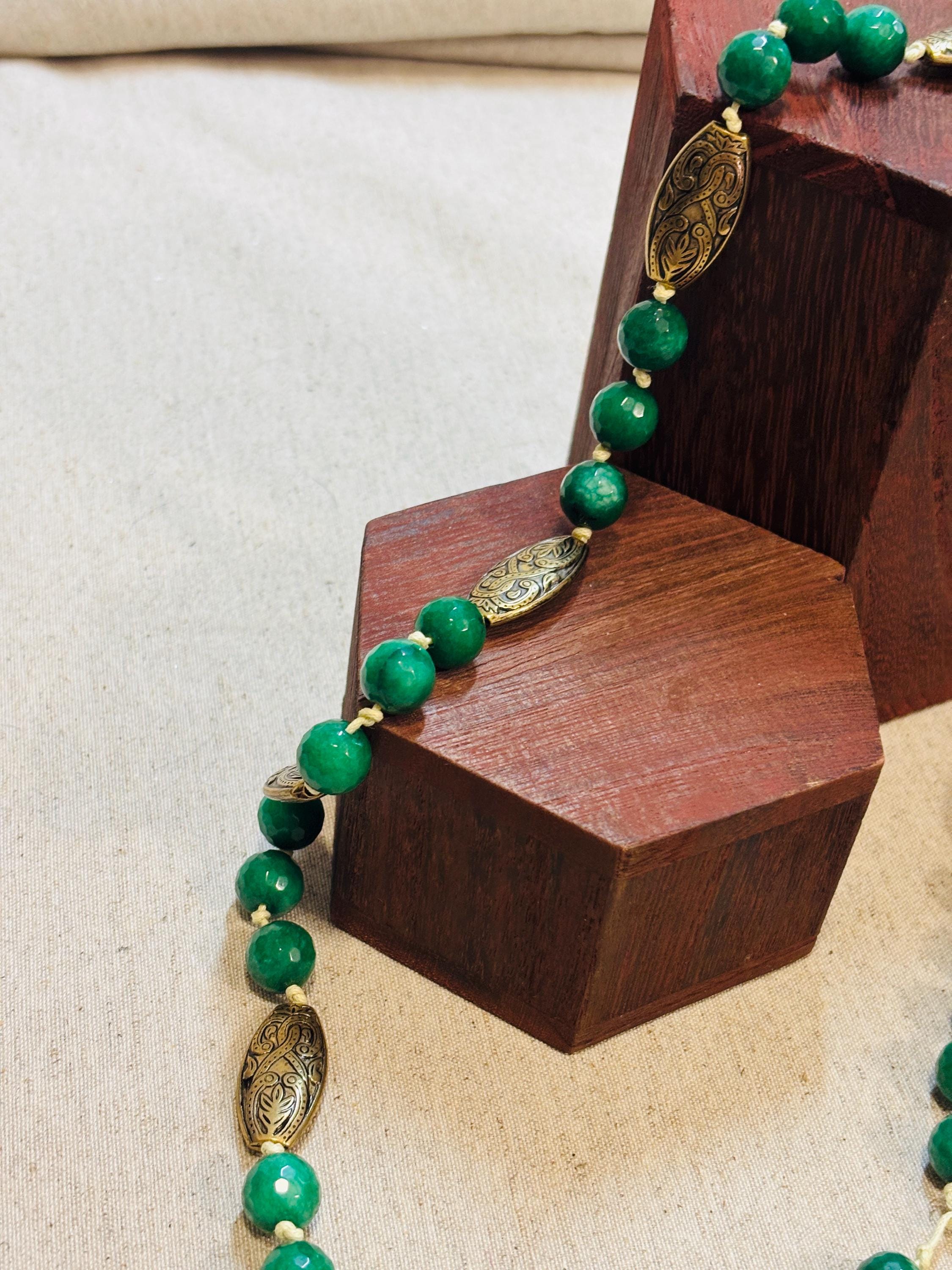 Collana lunga in pietra verde naturale | Collana boho con perline | Green stone boho necklace, collana verde oro naturale etnica
