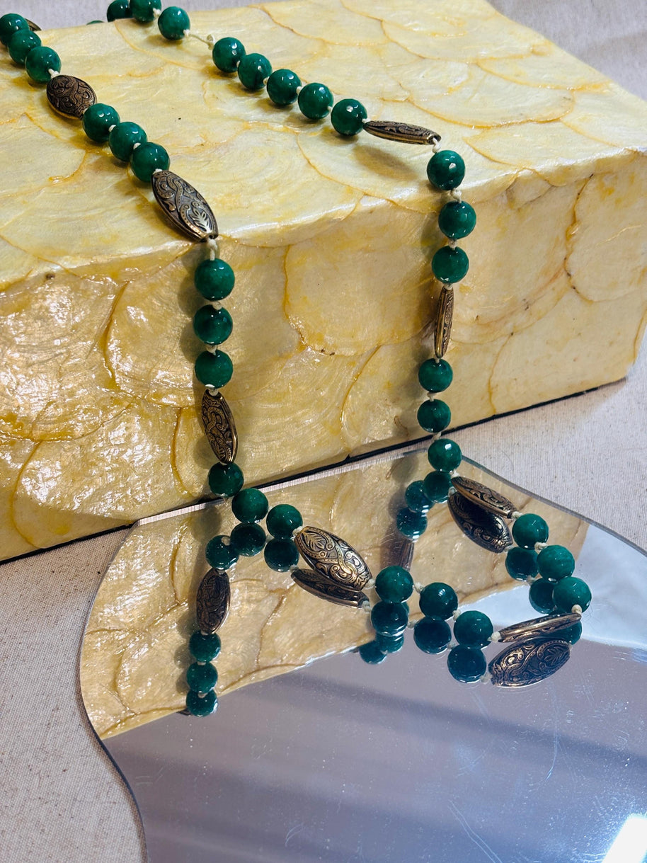 Collana lunga in pietra verde naturale | Collana boho con perline | Green stone boho necklace, collana verde oro naturale etnica