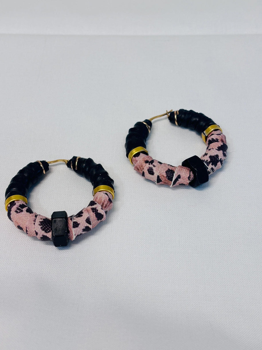 Orecchini a cerchio rock con bullone nero e stampa leopardata | Hoop earrings stile industrial | Orecchini acciaio antiallergico donna