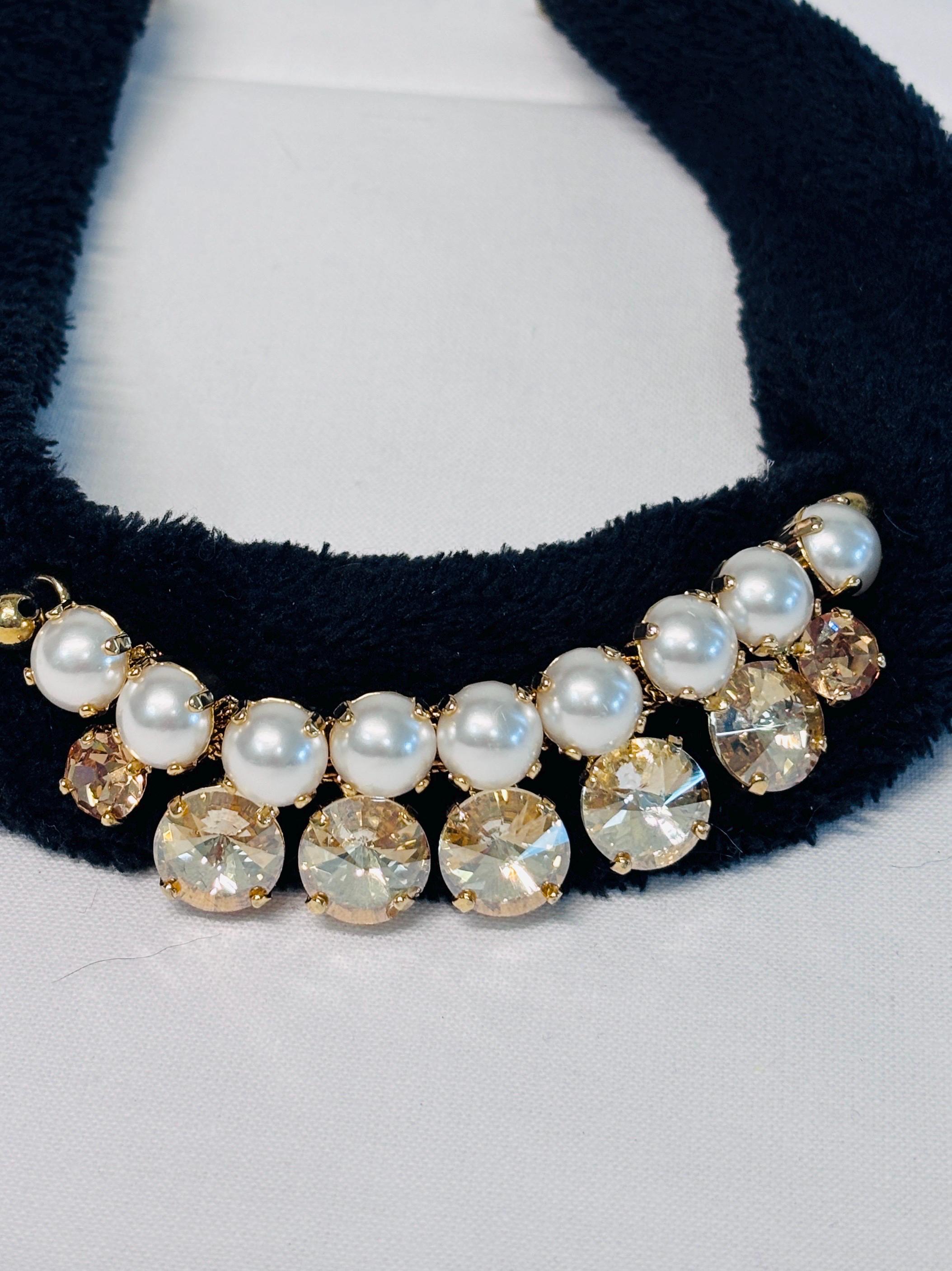 Collana girocollo in velluto nero con perle e cristalli champagne | Choker elegante donna | Collana glamour da sera | Idea regalo donna