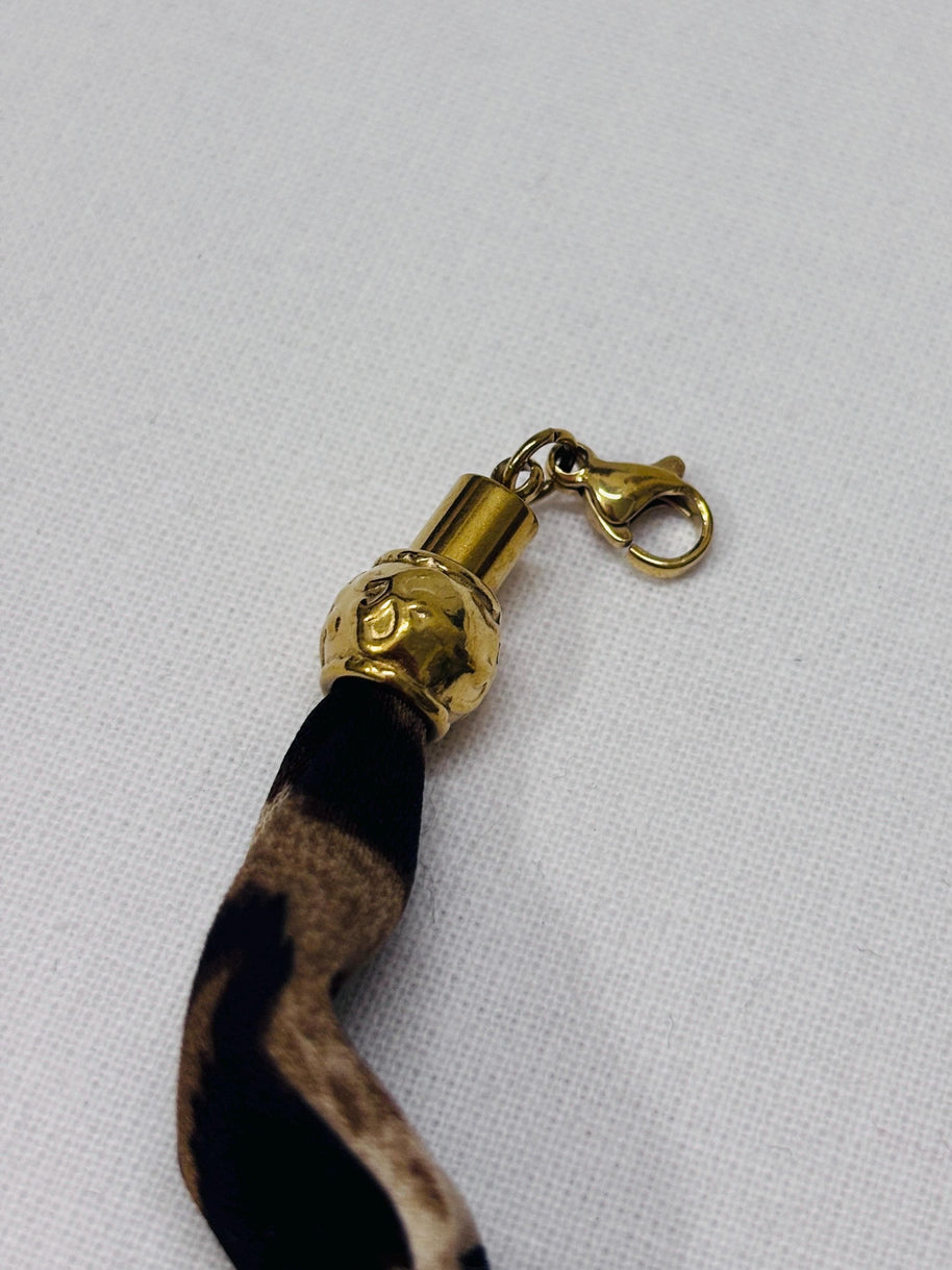 Bracciale animalier con cuore dorato | Bracciale leopardato in tessuto con charm cuore | Gioiello elegante donna in acciaio antiallergico