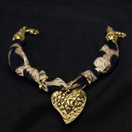 Bracciale animalier con cuore dorato | Bracciale leopardato in tessuto con charm cuore | Gioiello elegante donna in acciaio antiallergico