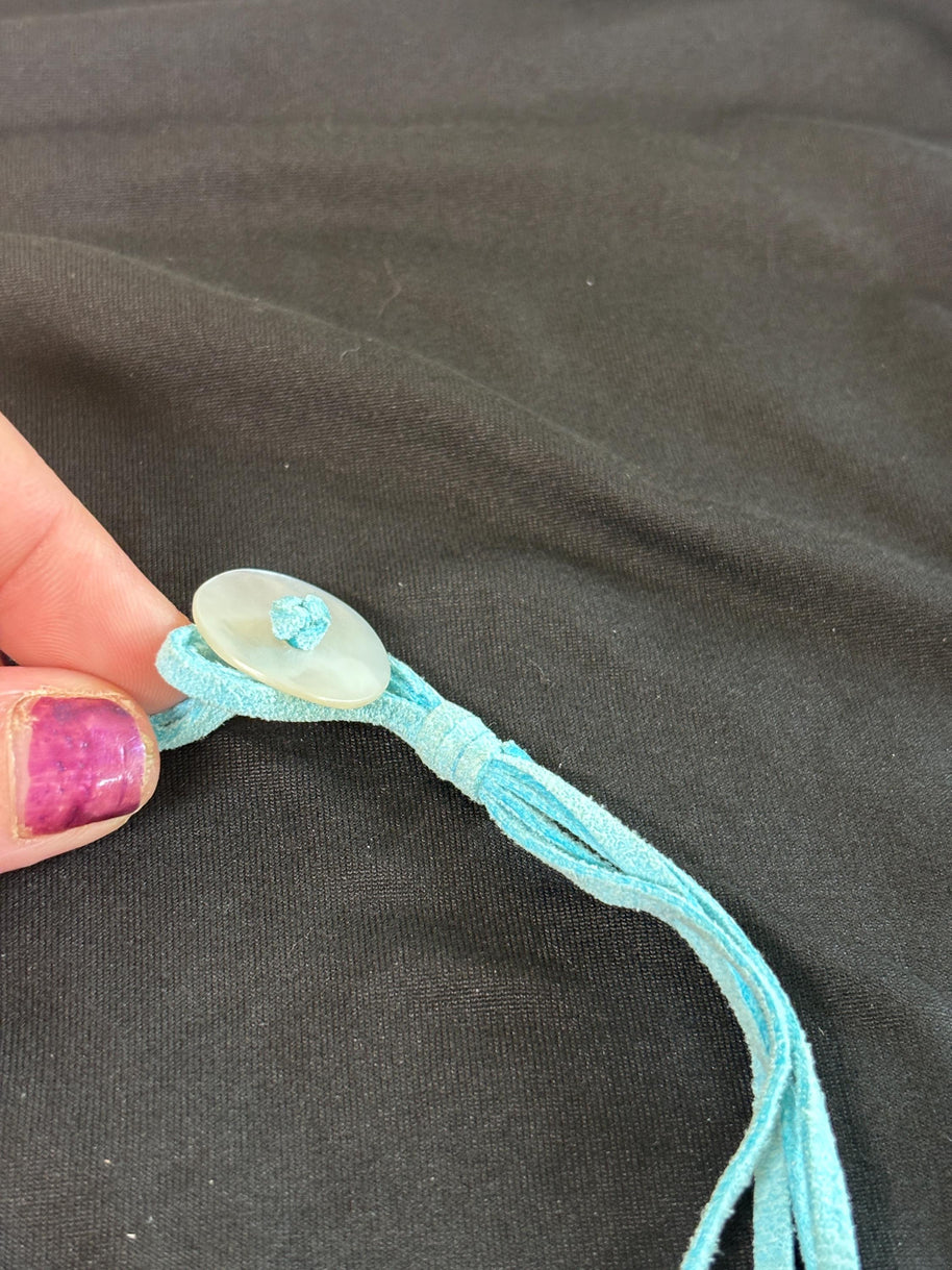 Collana boho turchese con grande ciondolo in madreperla e pietra naturale | Collana etnica con cordino e dischi madreperla | Gioiello estate