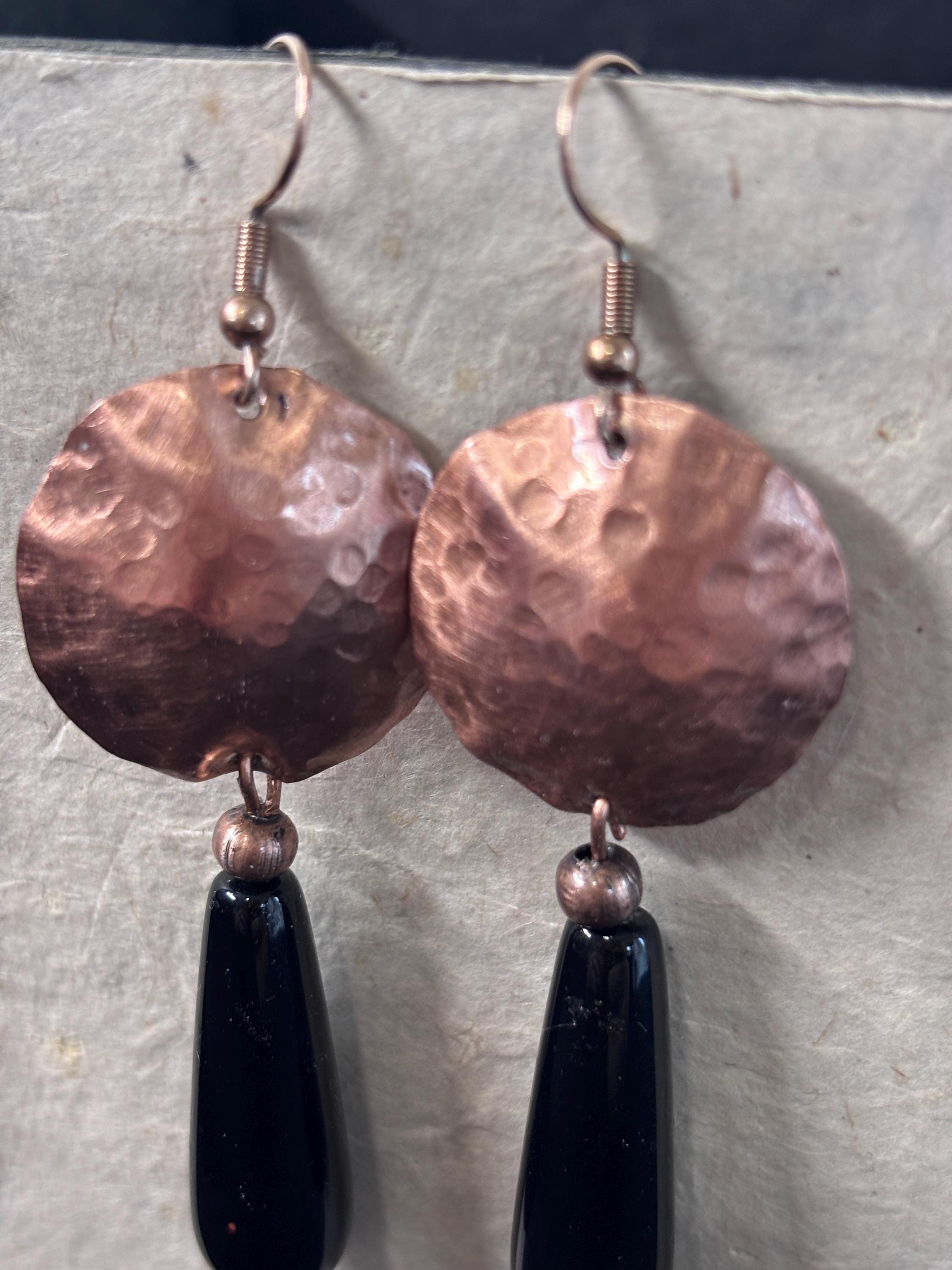 Orecchini rame pendente nero | Orecchini rame martellato | Orecchini lunghi rame fatti a mano | Idea regalo donna