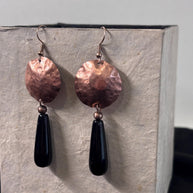 Orecchini rame pendente nero | Orecchini rame martellato | Orecchini lunghi rame fatti a mano | Idea regalo donna
