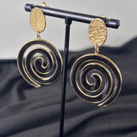 Orecchini spirale oro e nero in acciaio | Orecchini lunghi spirale | Spiral earrings gold black | Orecchini moderni donna