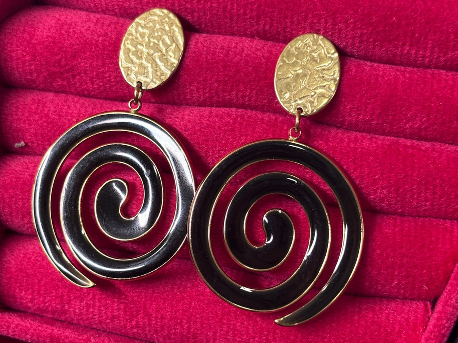 Orecchini spirale oro e nero in acciaio | Orecchini lunghi spirale | Spiral earrings gold black | Orecchini moderni donna