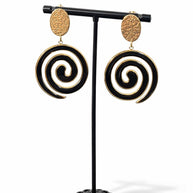 Orecchini spirale oro e nero in acciaio | Orecchini lunghi spirale | Spiral earrings gold black | Orecchini moderni donna