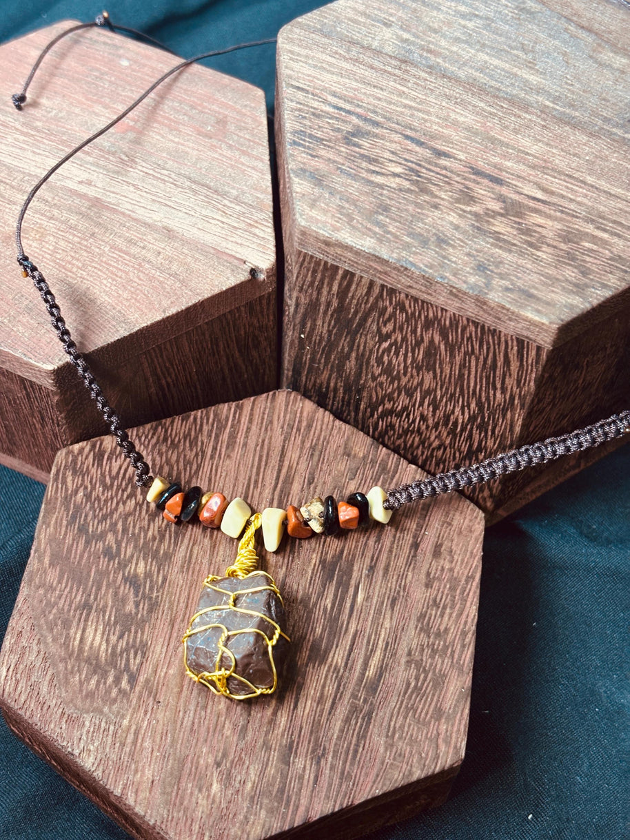 Collana uomo pietra naturale macramè | Ciondolo pietra grezza | Collana regolabile con pietre naturali | Stile boho uomo